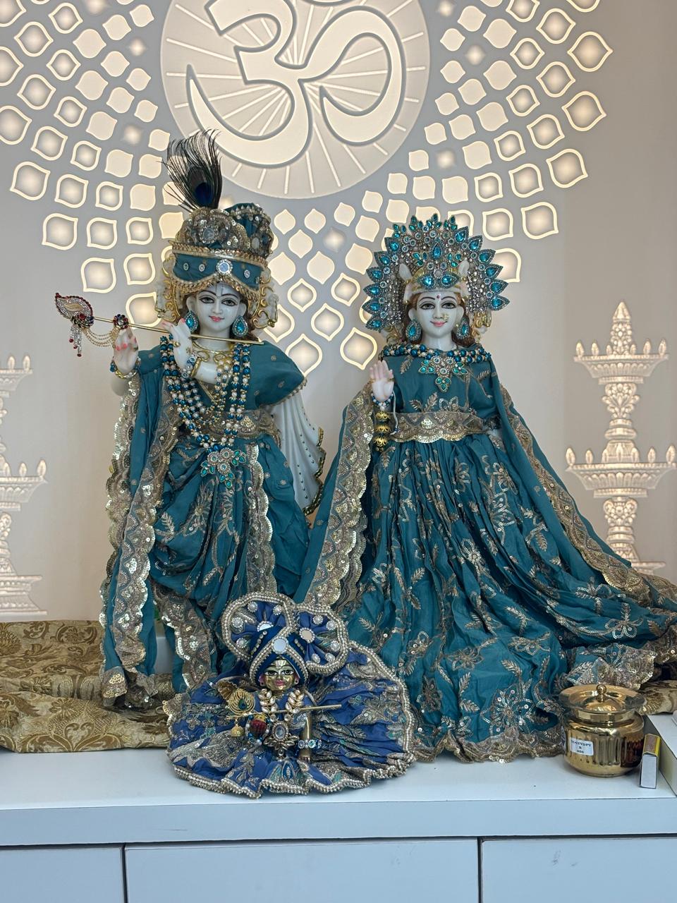 🌟 Radha Krishna (Blue Sapphire)