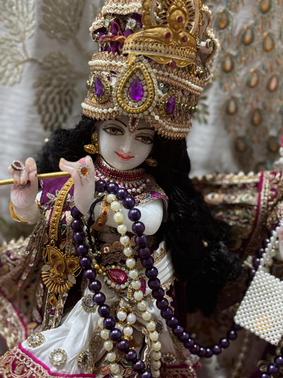 🌟 Radha Krishna (cream with pink)