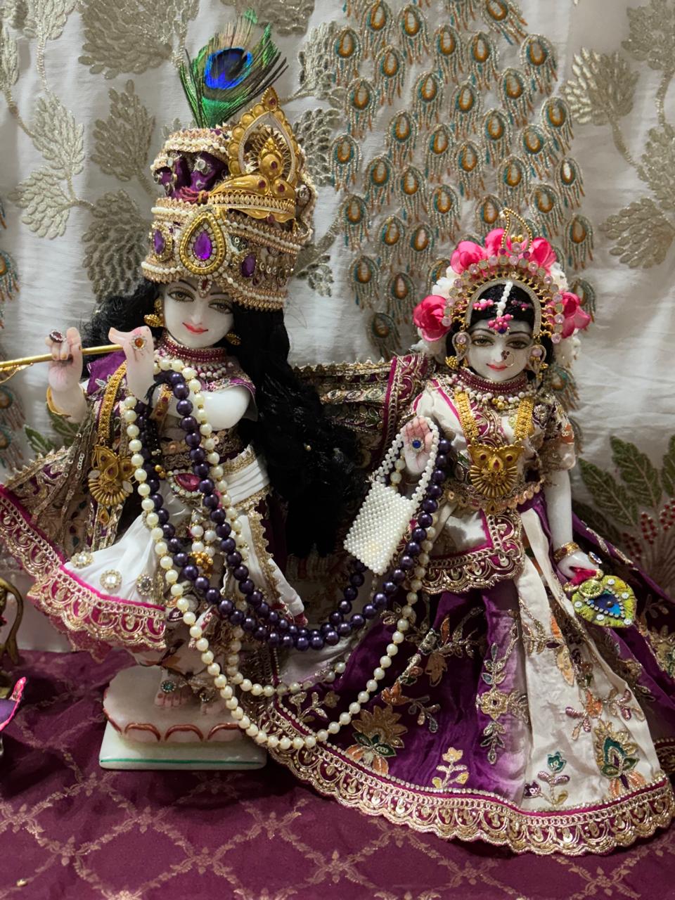 🌟 Radha Krishna (cream with pink)