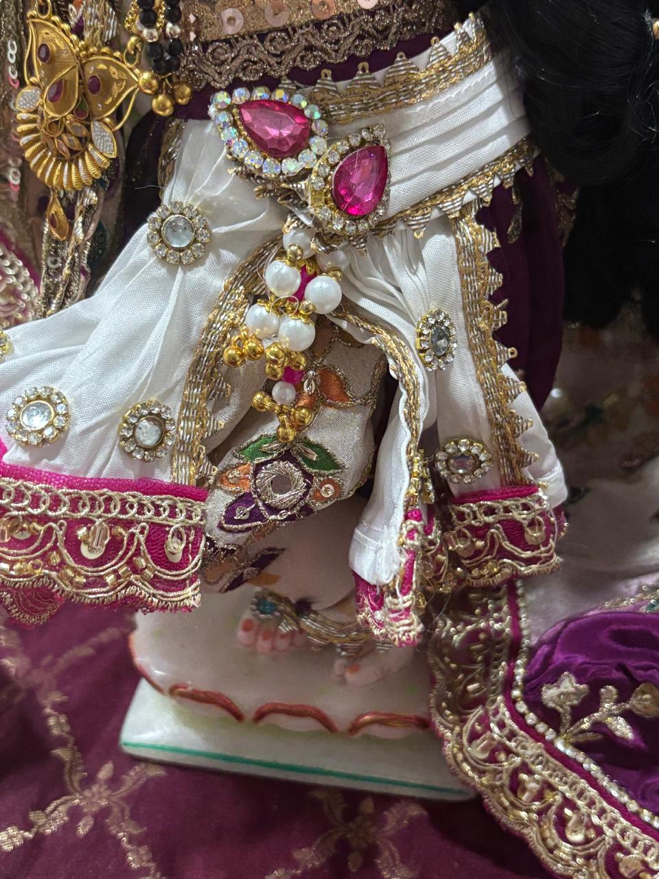 🌟 Radha Krishna (cream with pink)