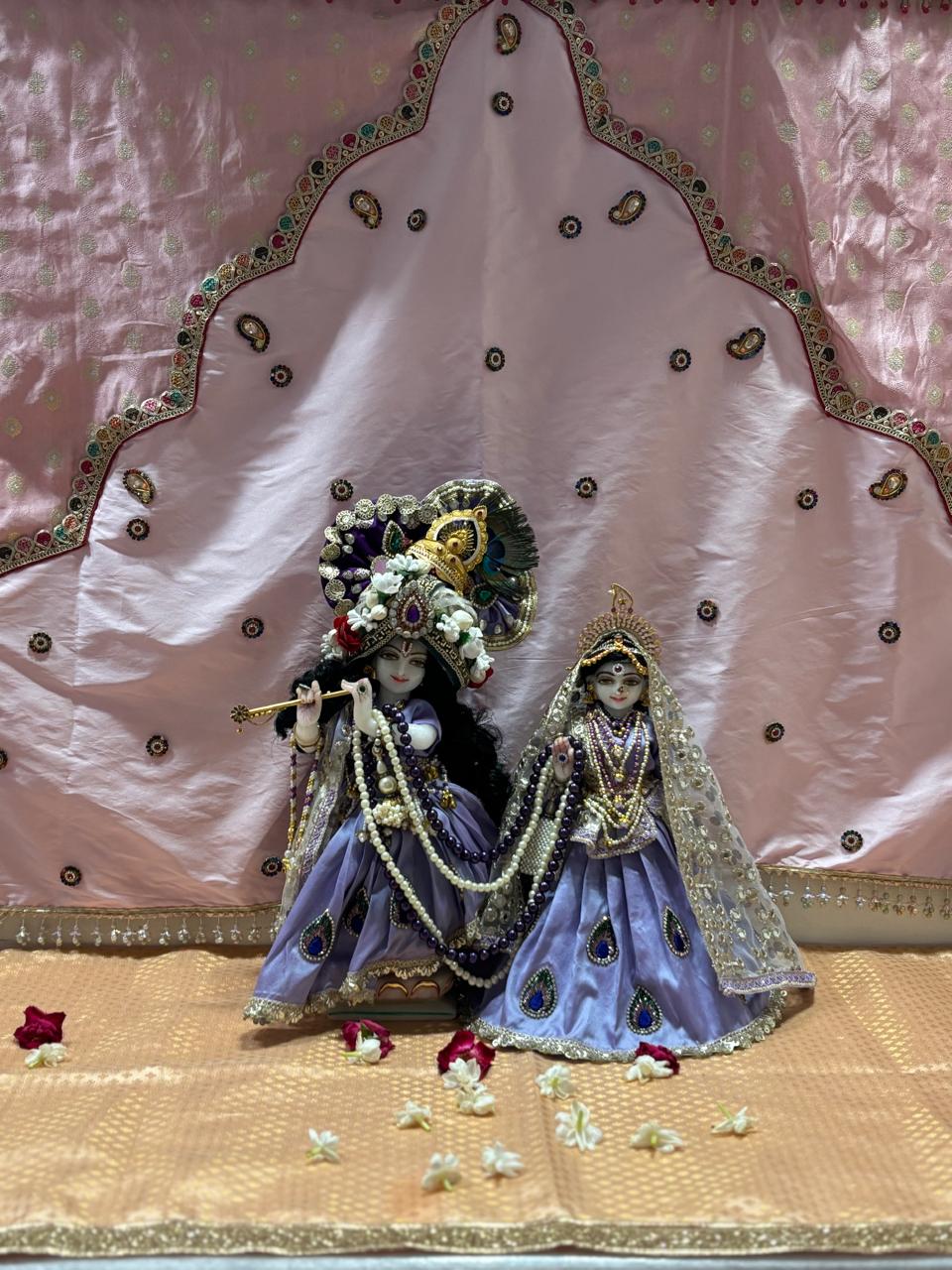 🌟 Radha Krishna (Dark Blue Gray)