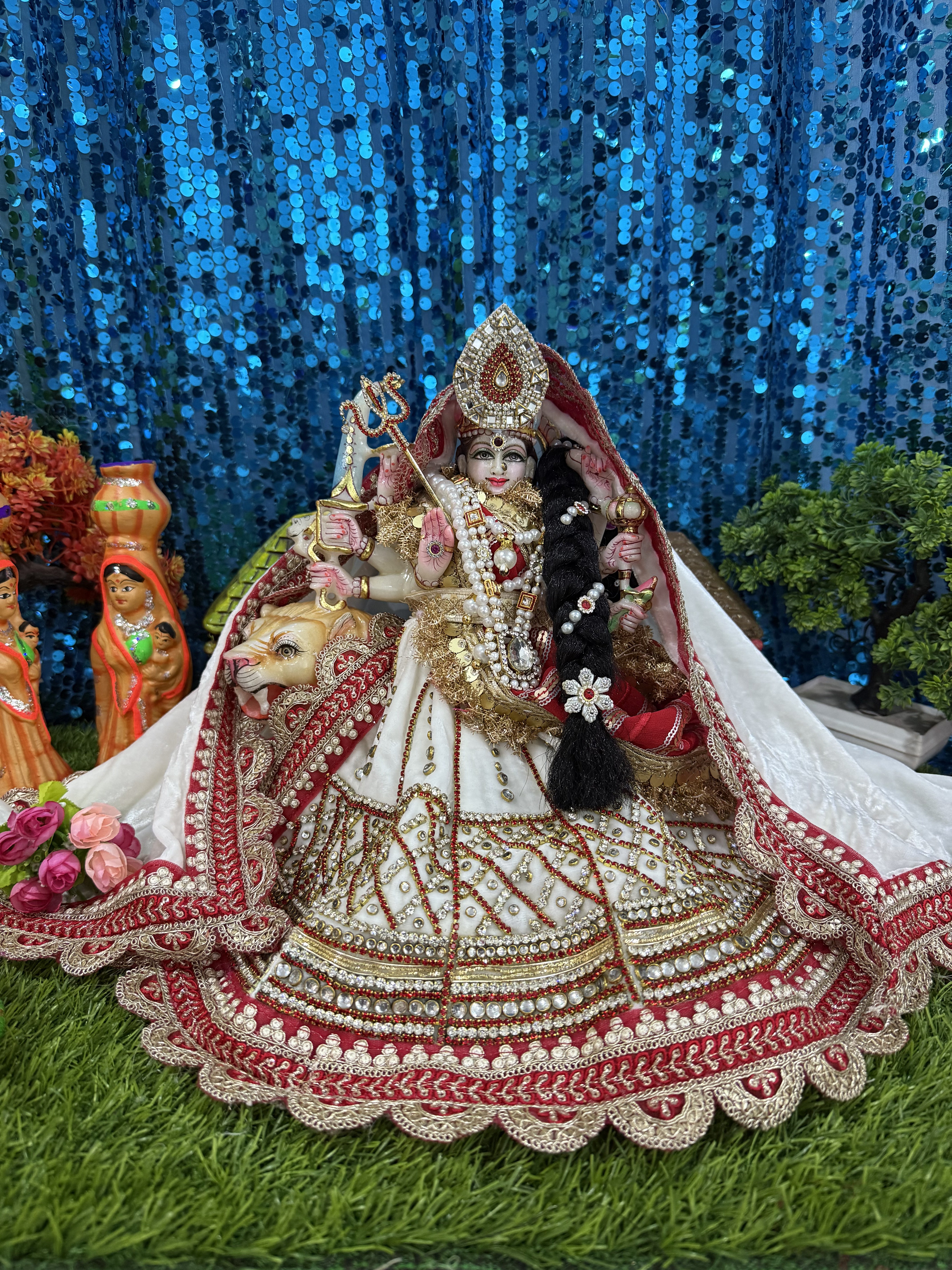 🌟 Mata Rani (white with red boarder line)