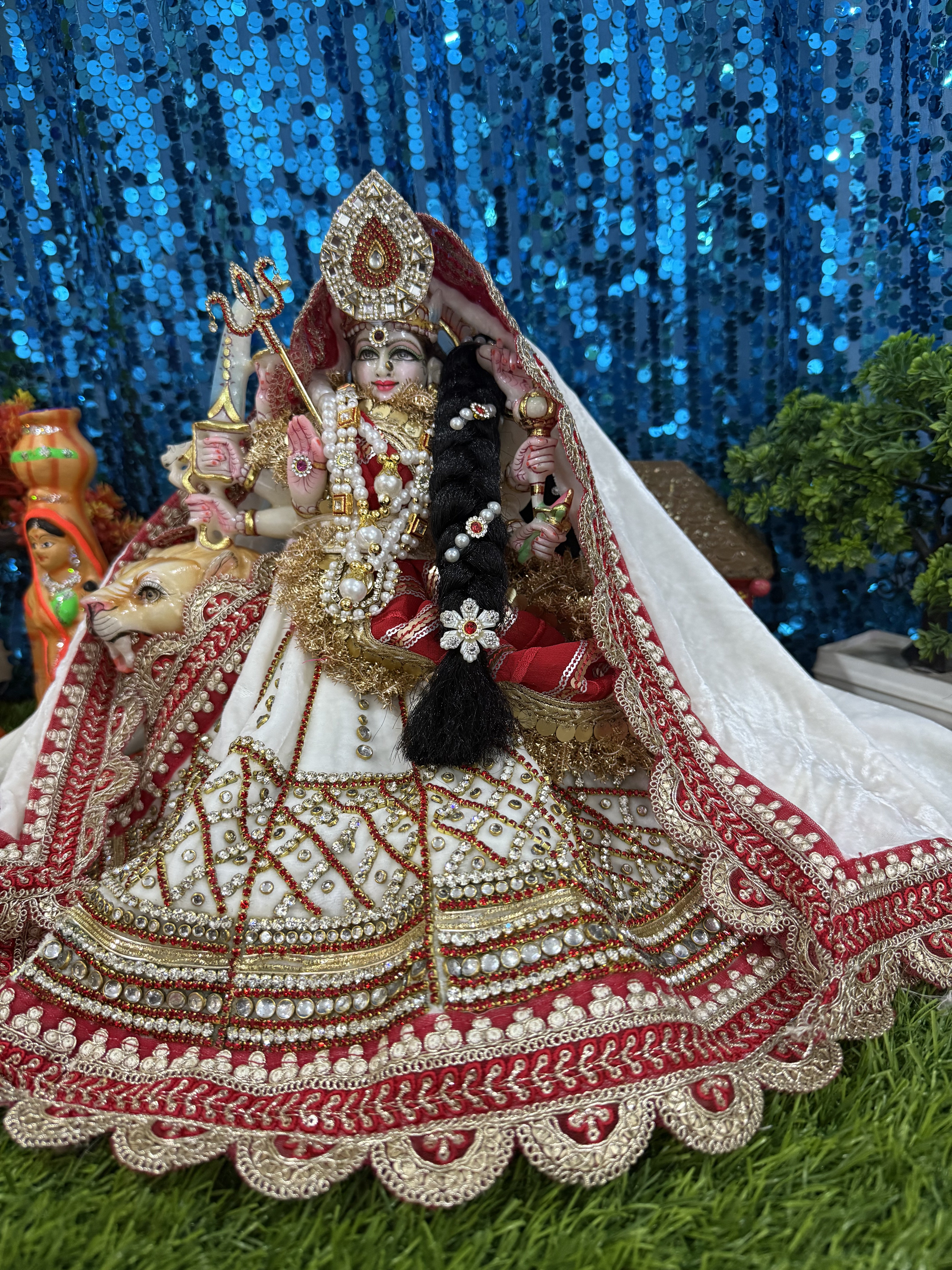 🌟 Mata Rani (white with red boarder line)