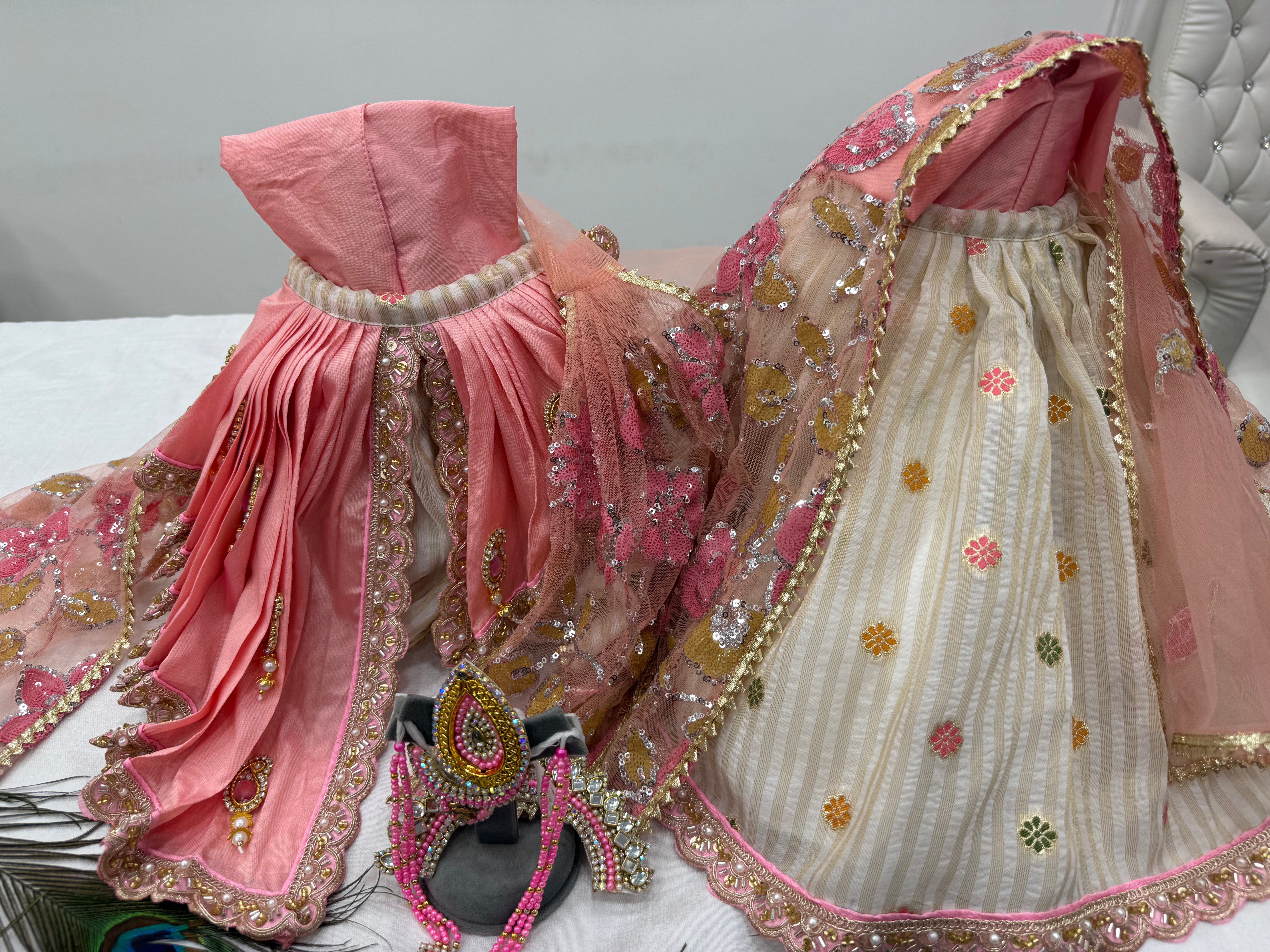 🌟 Radha Krishna (Pink & Cream)