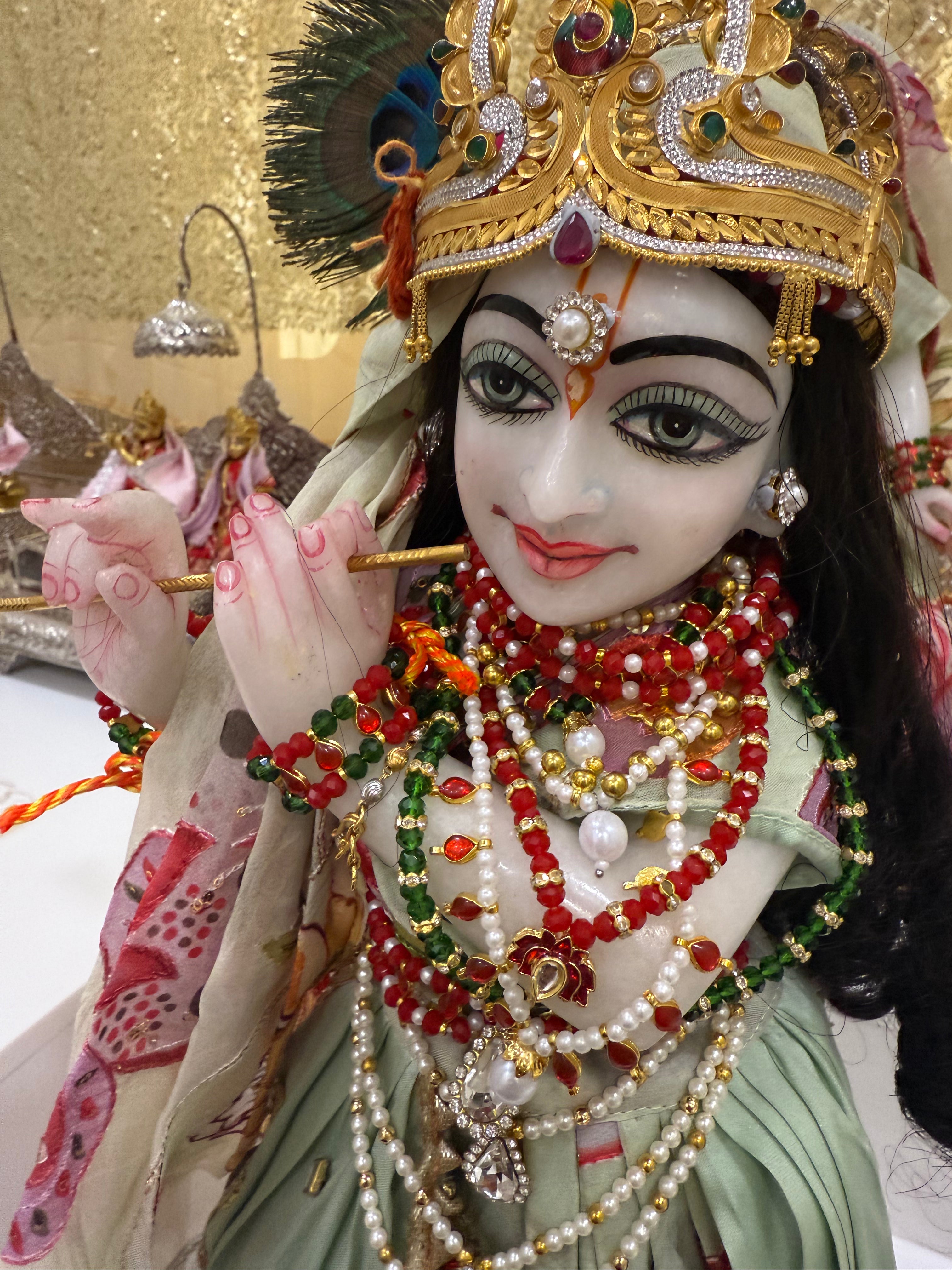 🌟 Radha Krishna (Light Green)