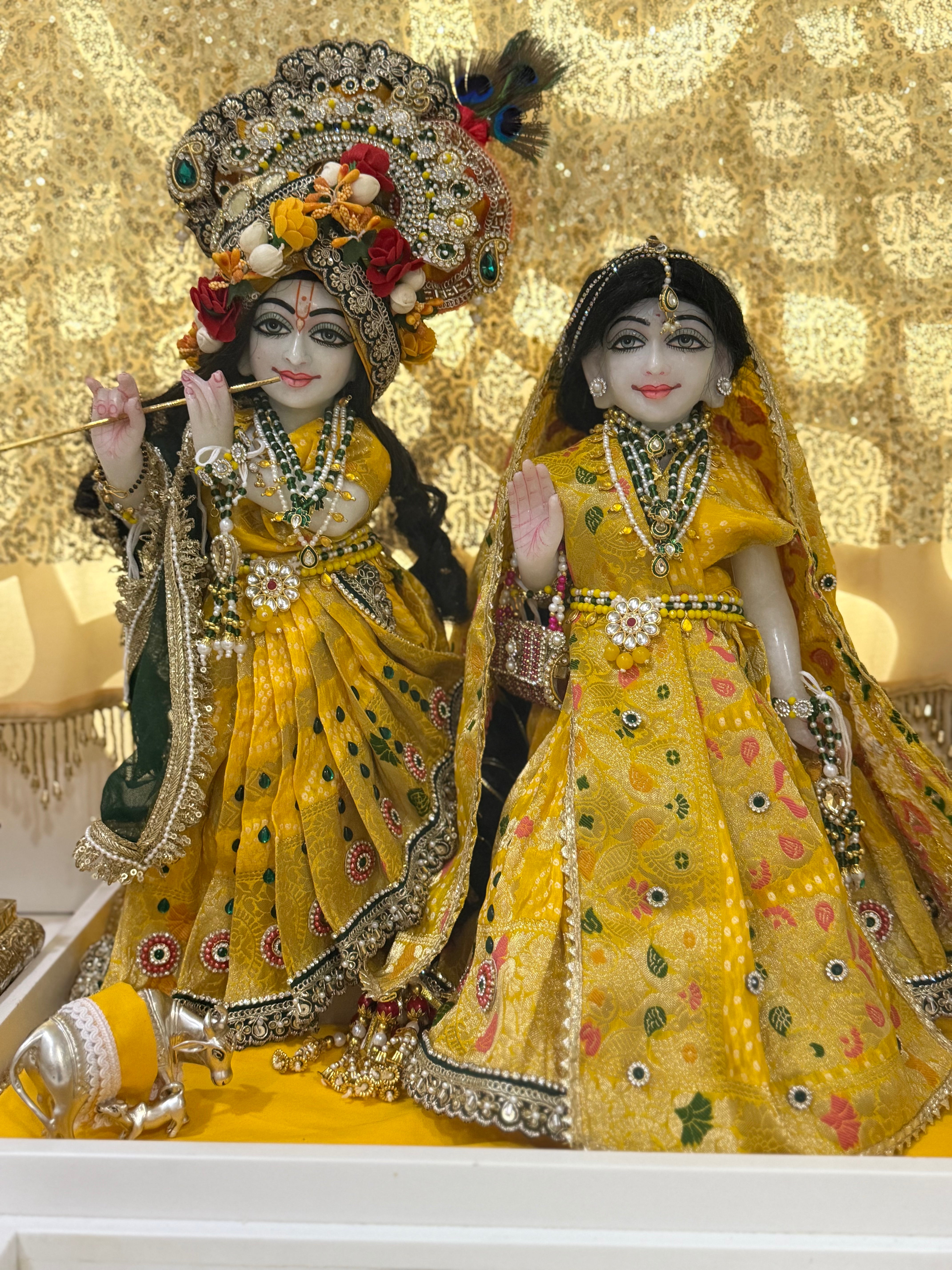 🌟 Radha Krishna (Yellow)