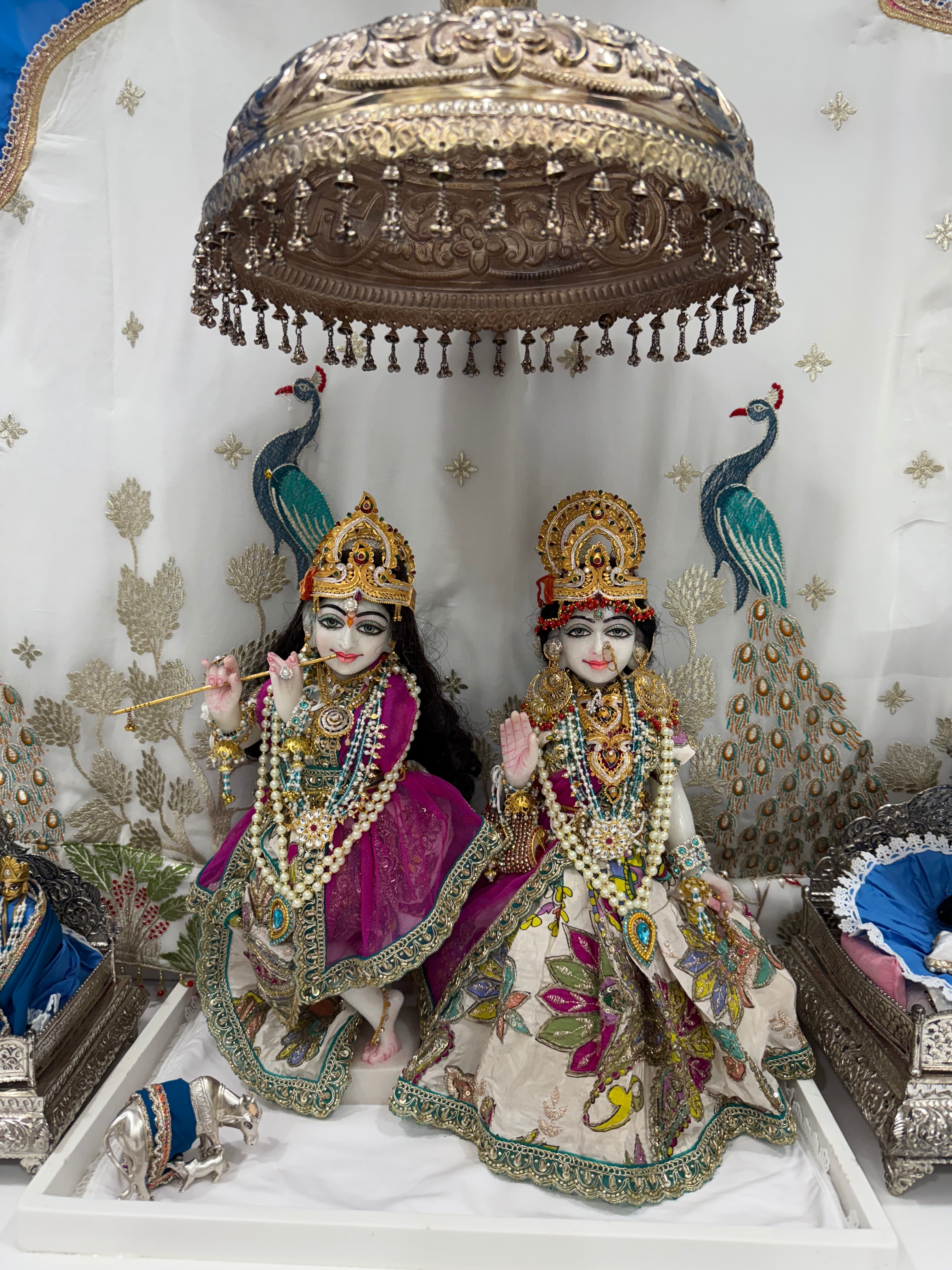 🌟 Radha Krishna (Magenta & Cream)