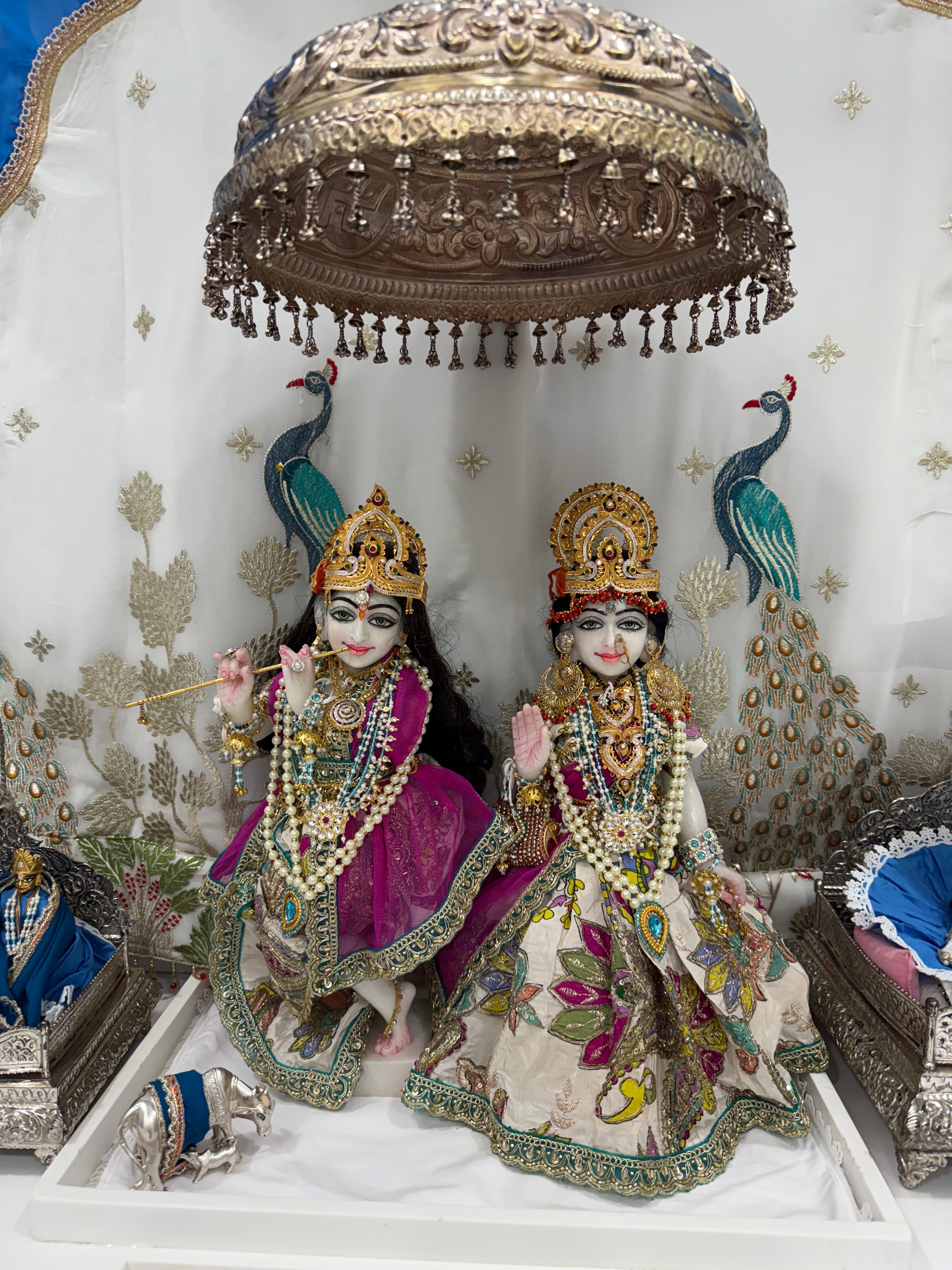 🌟 Radha Krishna (Magenta & Cream)
