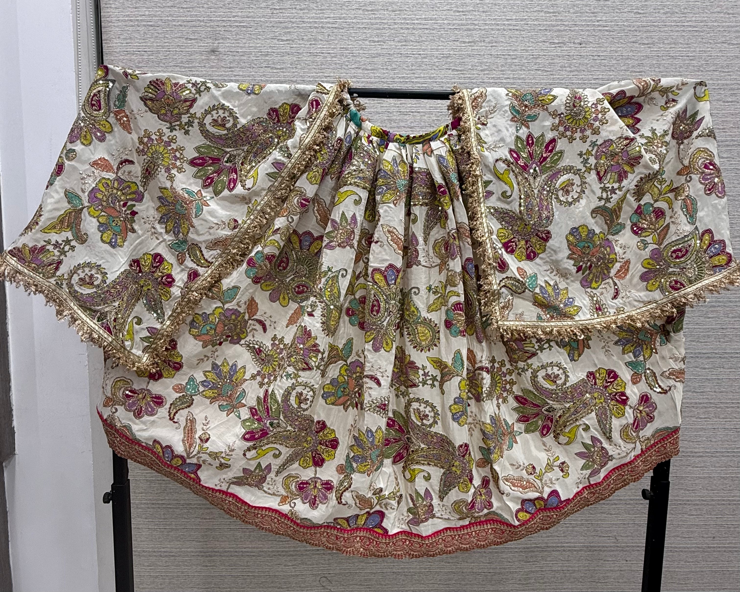 🌟 Mata Rani (Cream with multi colour zari work)