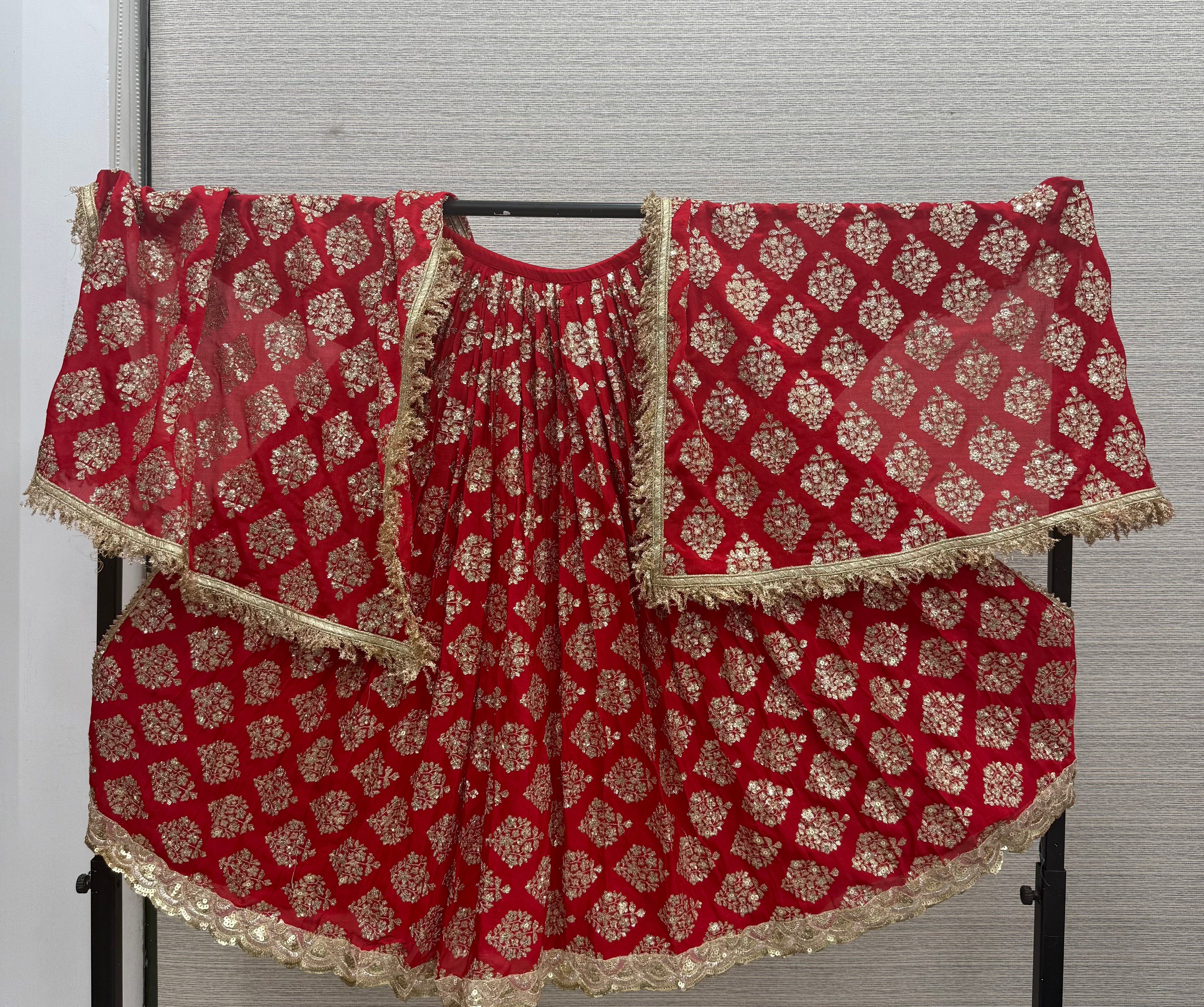 🌟 Mata Rani (Red with golden outline)