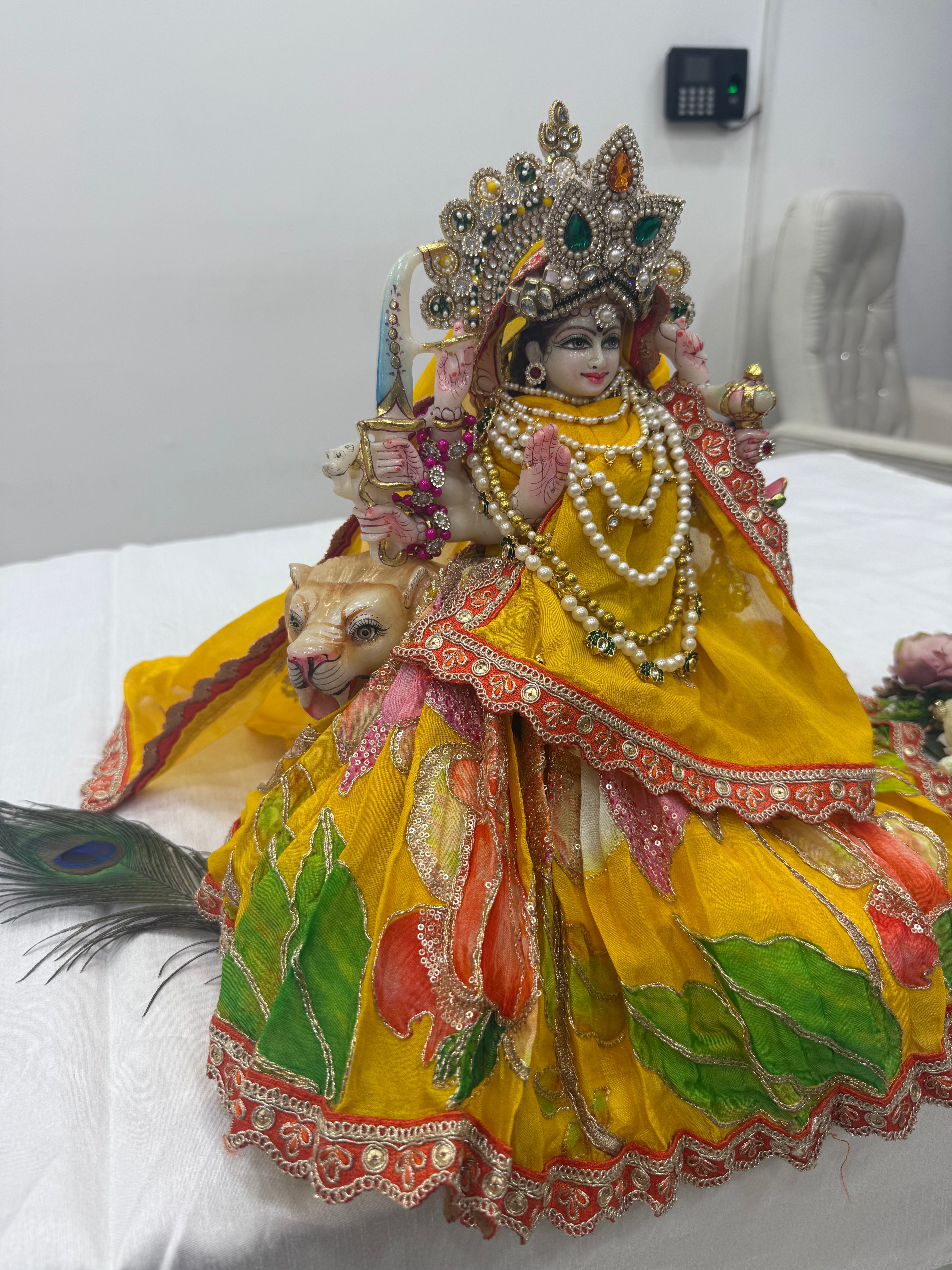 🌟 Mata Rani (yellow with orange outline)