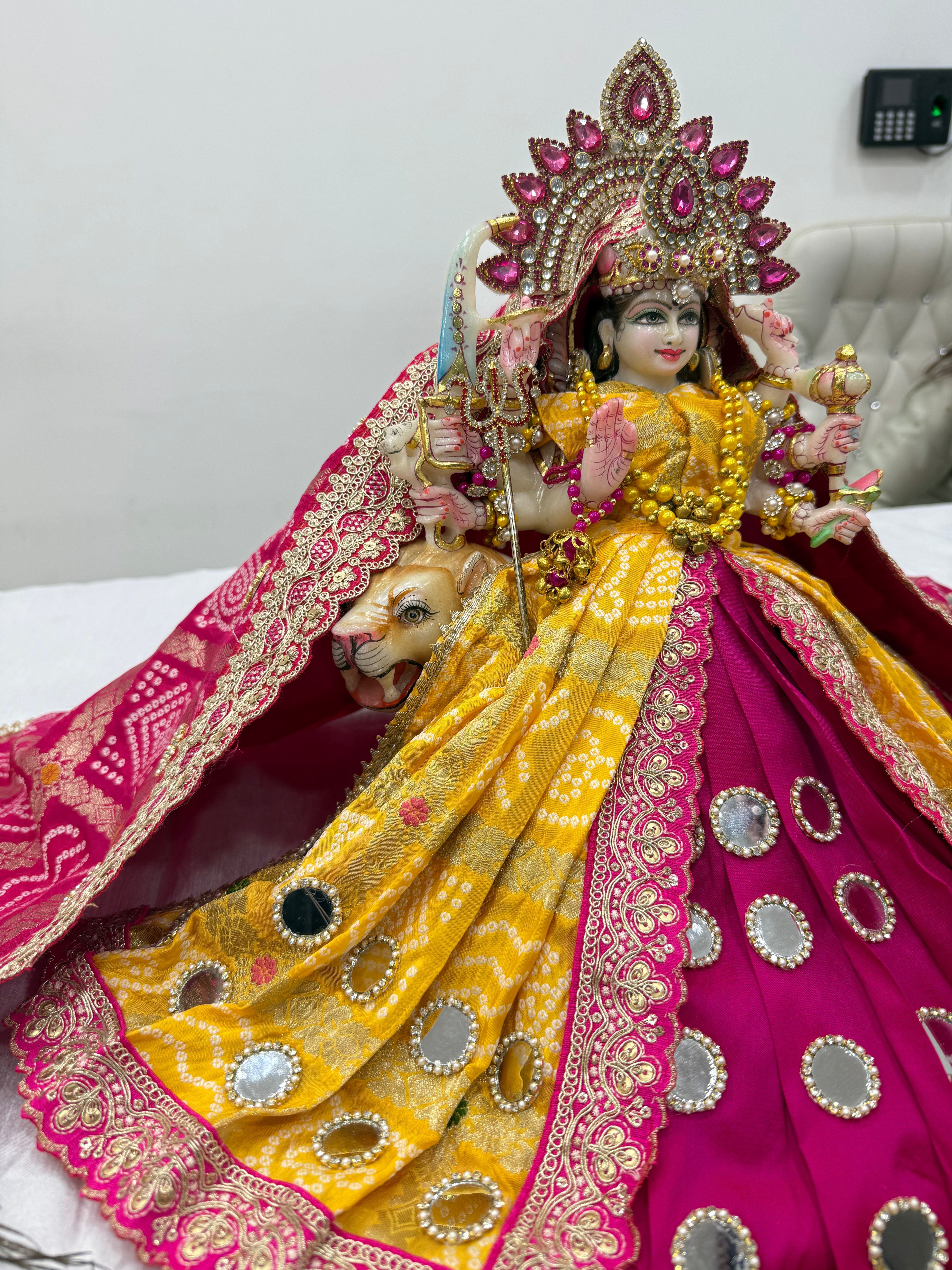 🌟 Mata Rani (yellow with pink mukut)