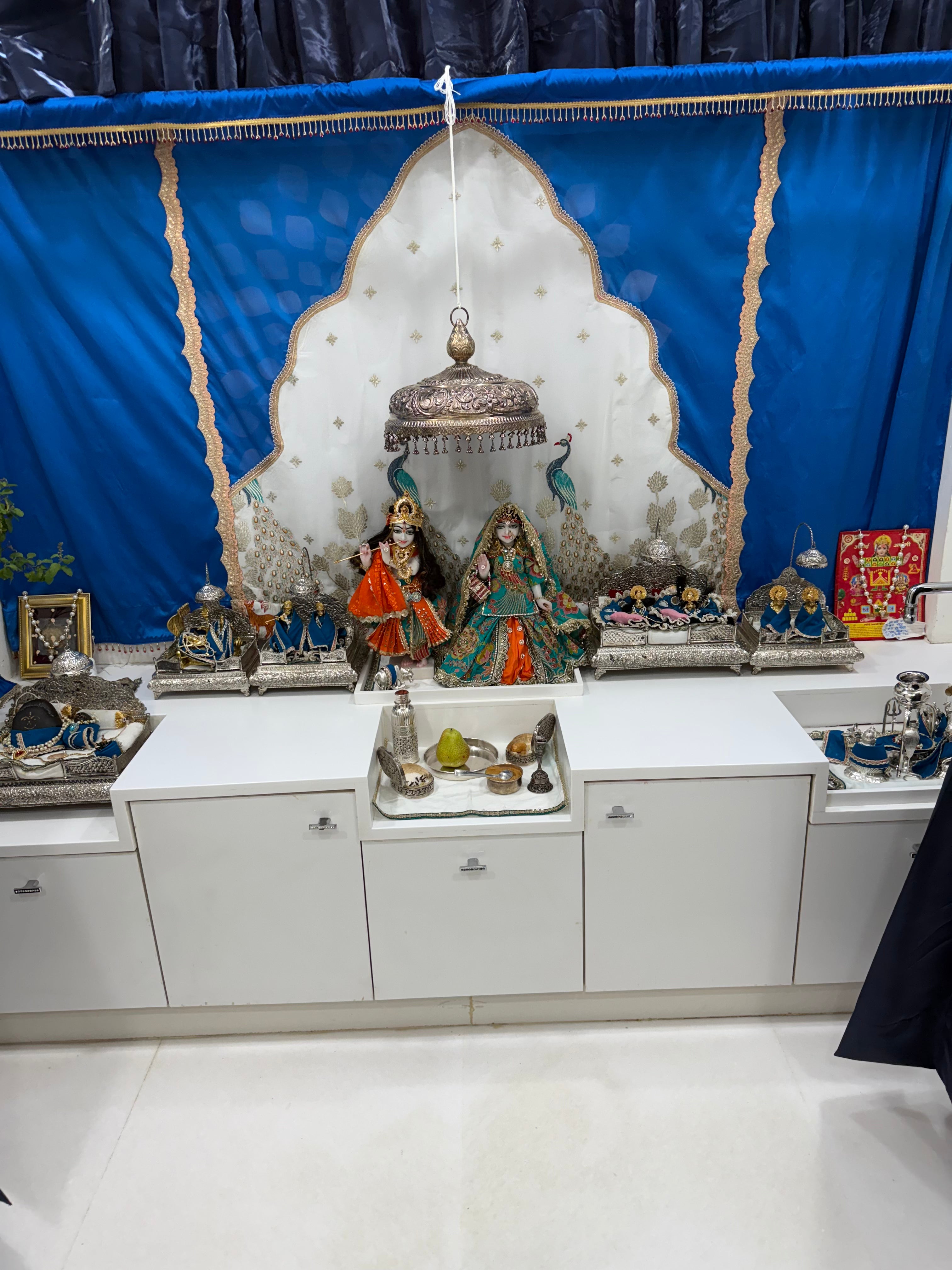 🌟 Radha Krishna (teal with orange)
