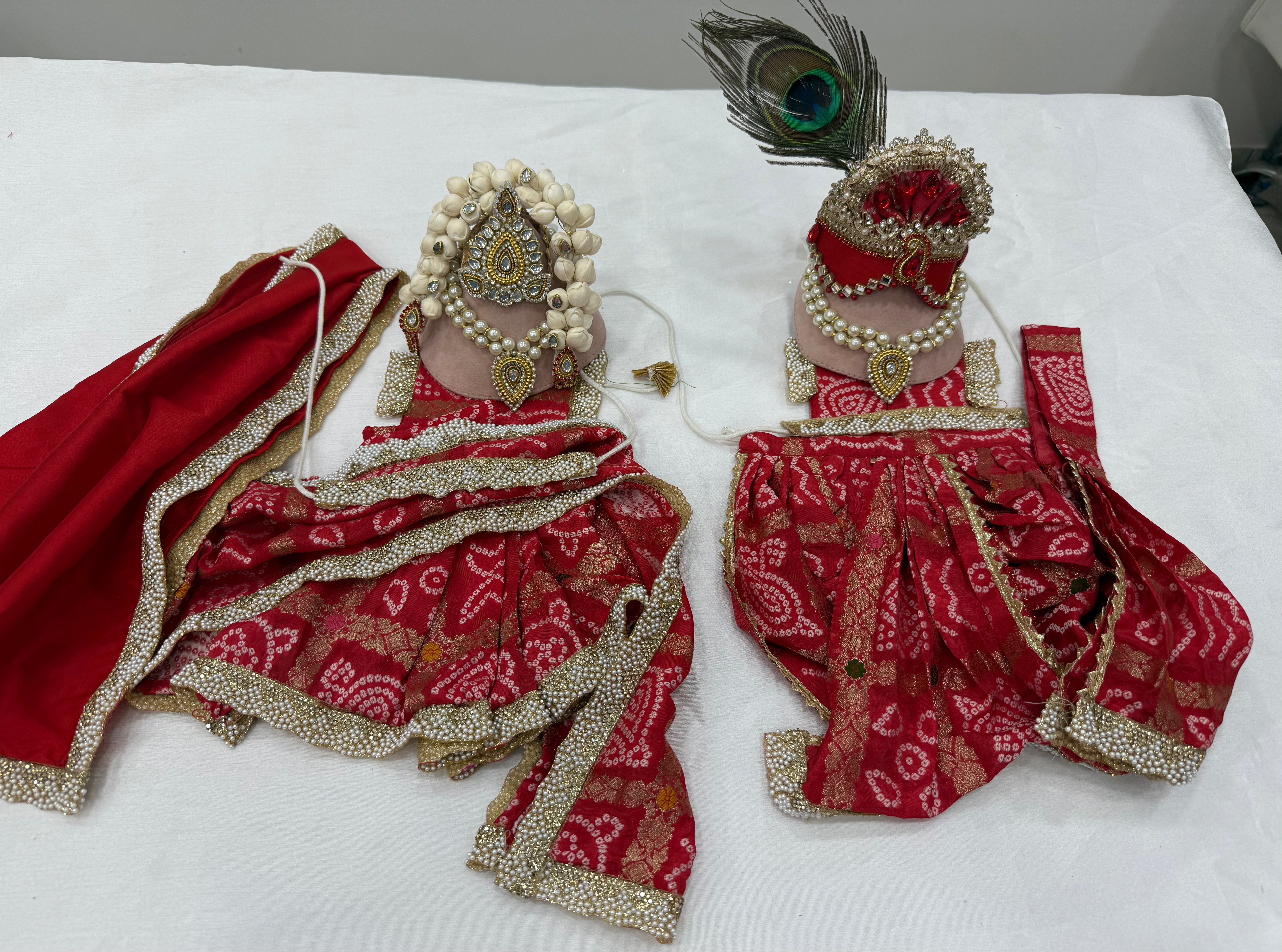 🌟 Radha Krishna (red with off white Perl)