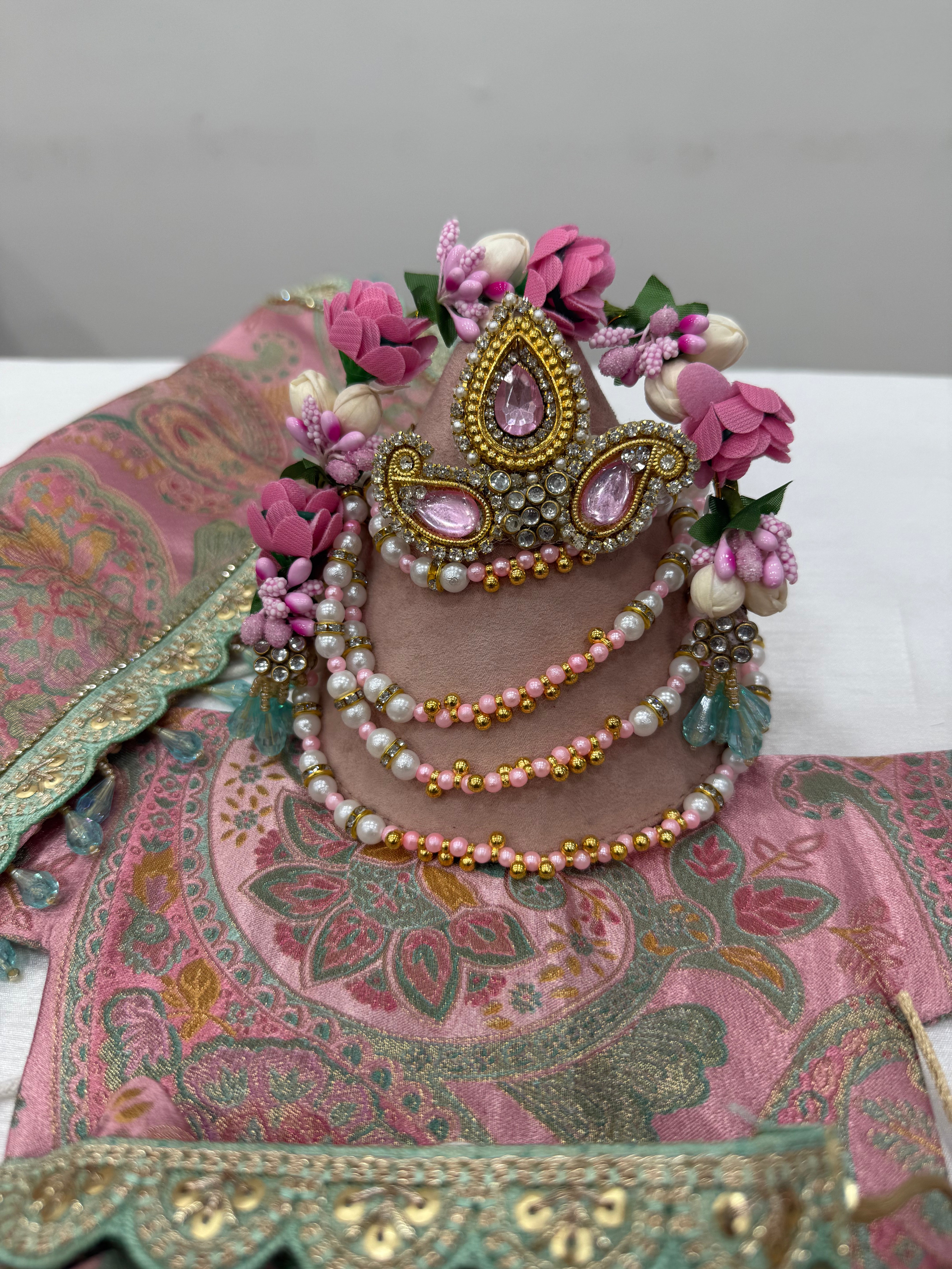 🌟 Radha Krishna (pink with aqua blue sequence)