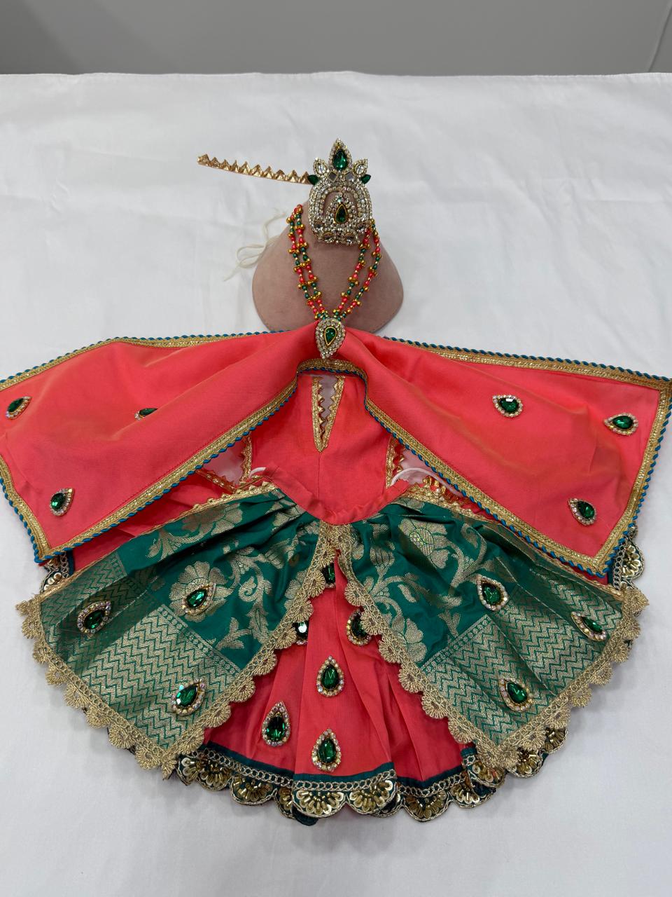 Mata Rani Poshak Set – Red &amp; Dark Green | 7 Inch