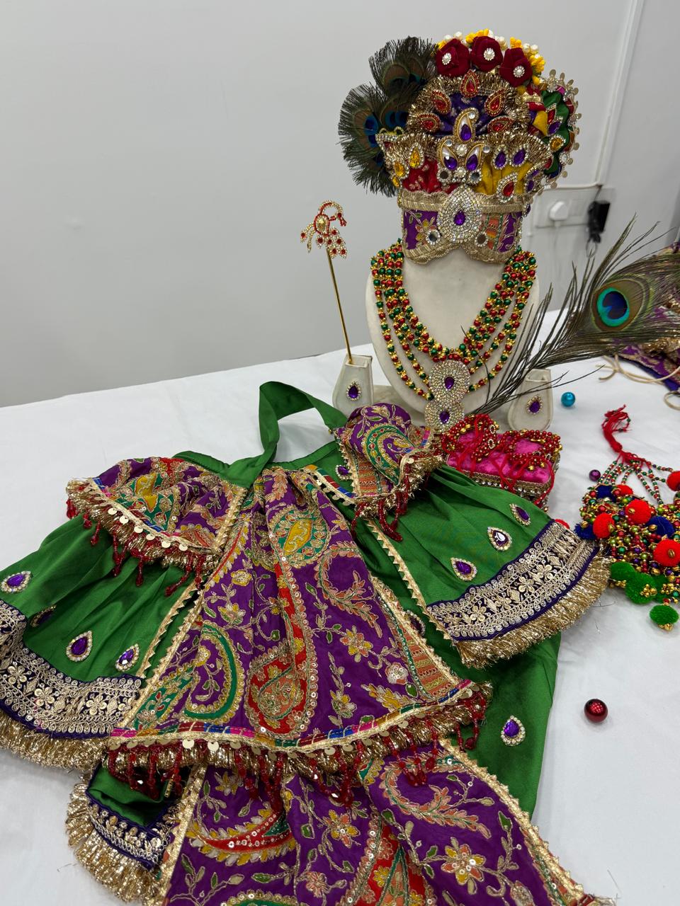 Radha Krishna Ji Poshak & Matching Shringar Set || 2 Feet