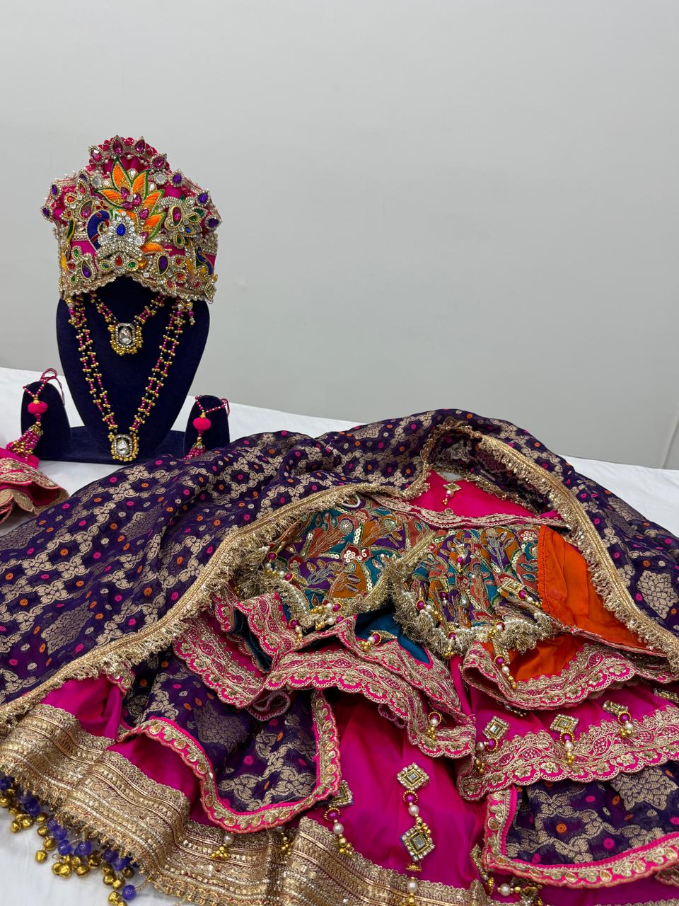 🙏 Radha Krishna Premium Poshak Set –2.5 feet | Complete Set with Accessories