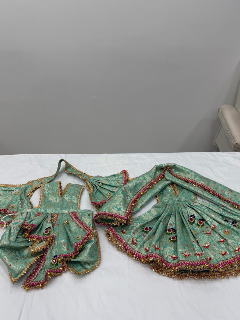🙏 Radha Krishna Premium Poshak Set –10 inch  | Complete Set with Accessories