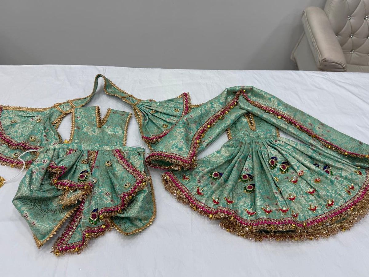 🙏 Radha Krishna Premium Poshak Set –10 inch  | Complete Set with Accessories
