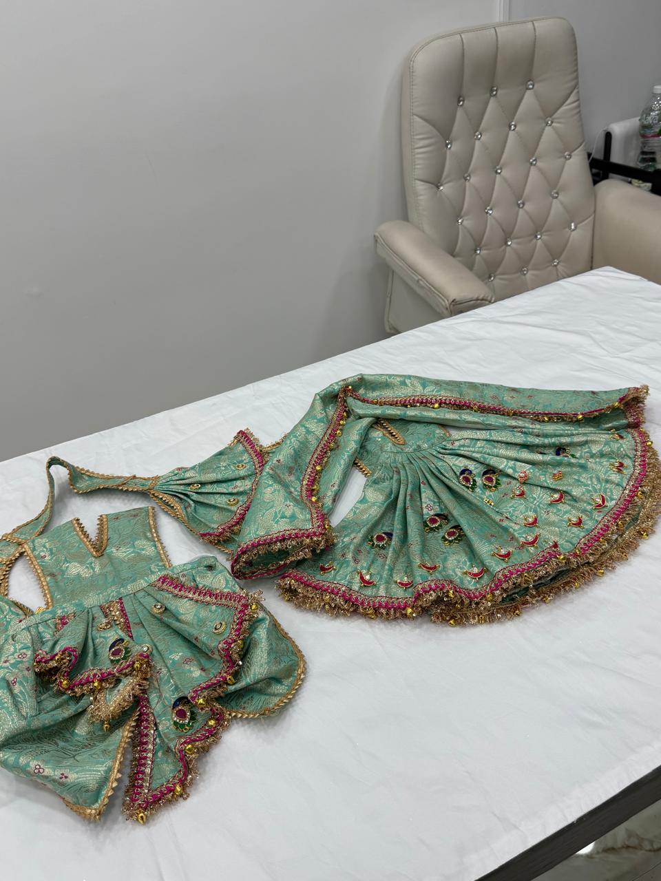 Radha Krishna Regular Poshak Set (For 14"-24")