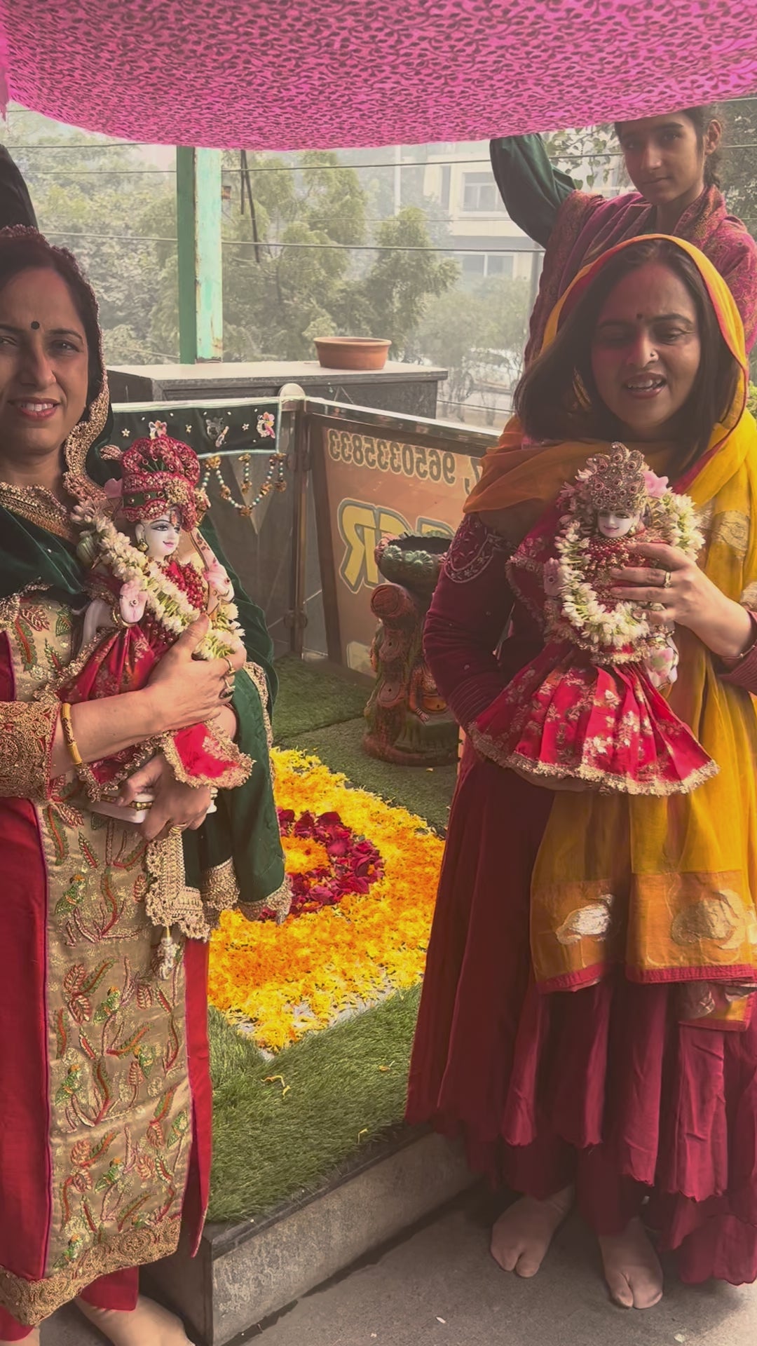 Load video: 🌟 Ram Darbar (red with green mukut)