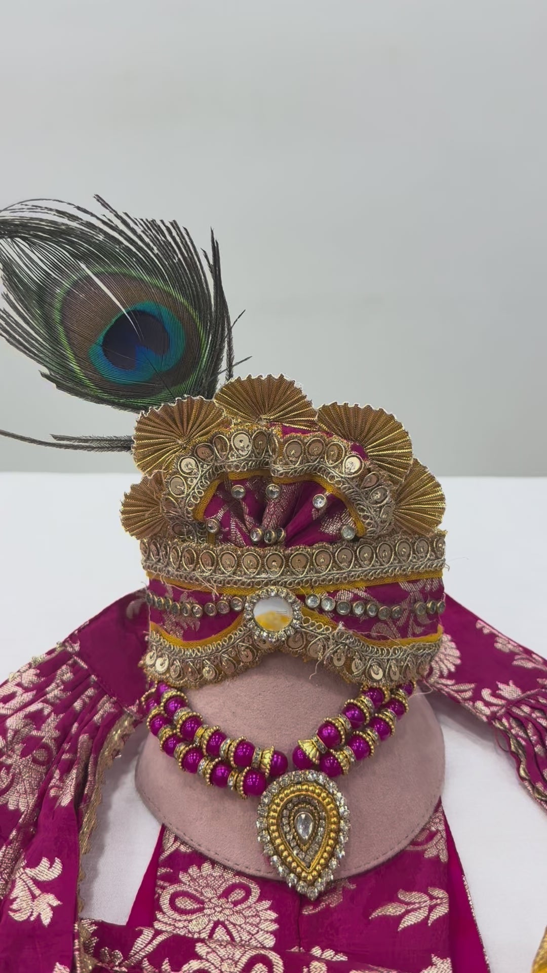 Load video: 🌟 Radha Krishna (Dark pink with yellow)