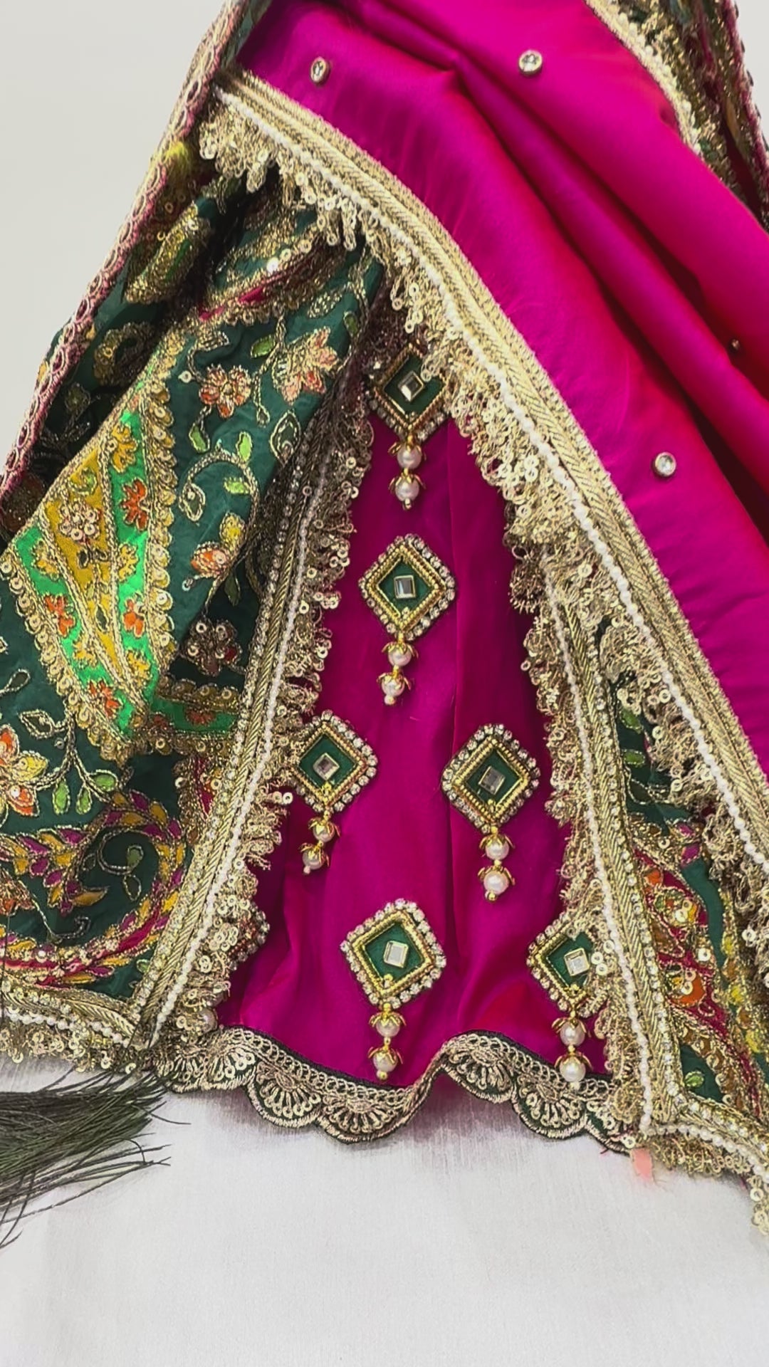 Load video: 🌟 Mata Rani (Dark Pink &amp; Dark Green)