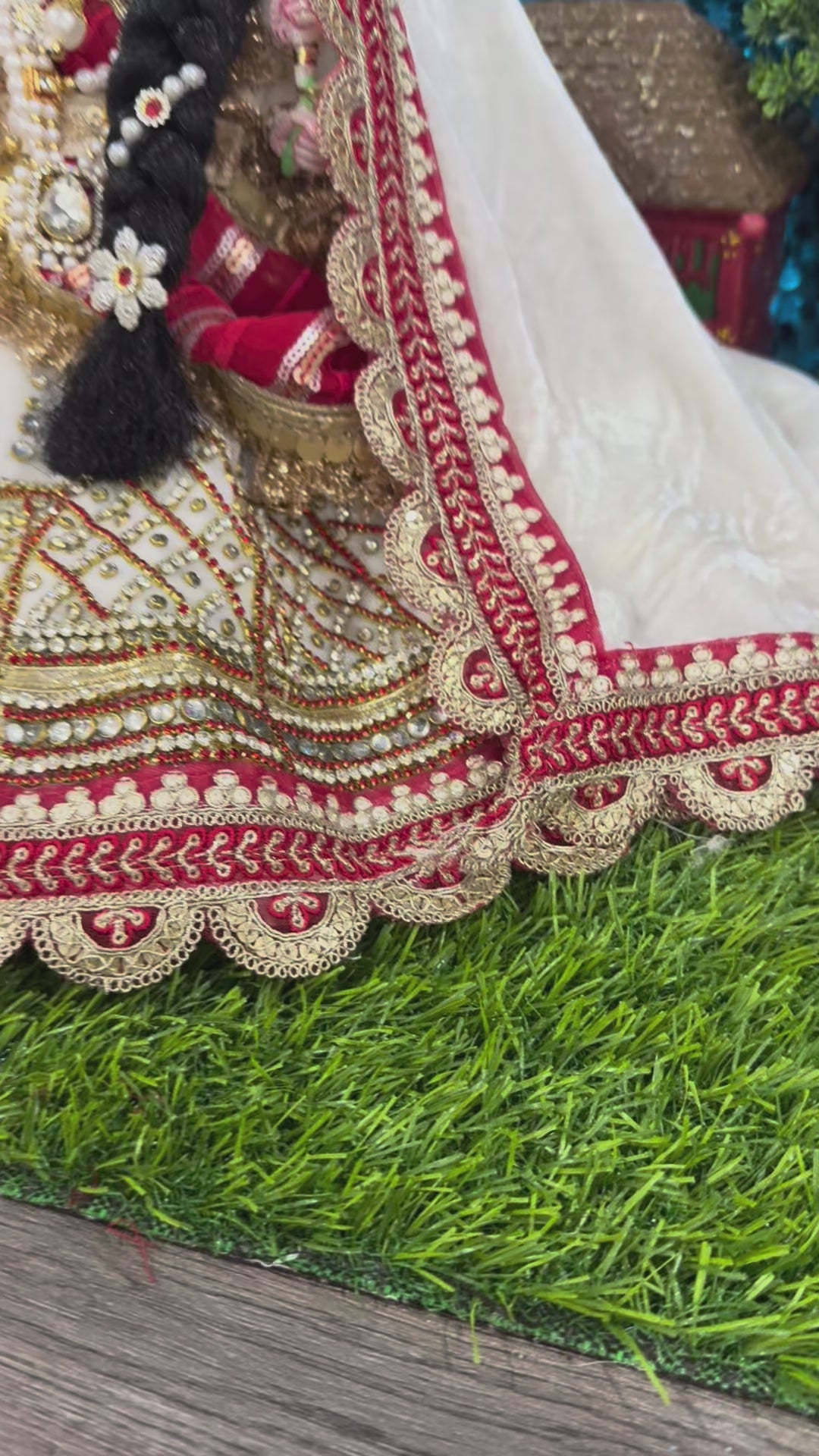 Load video: 🌟 Mata Rani (white with red boarder line)