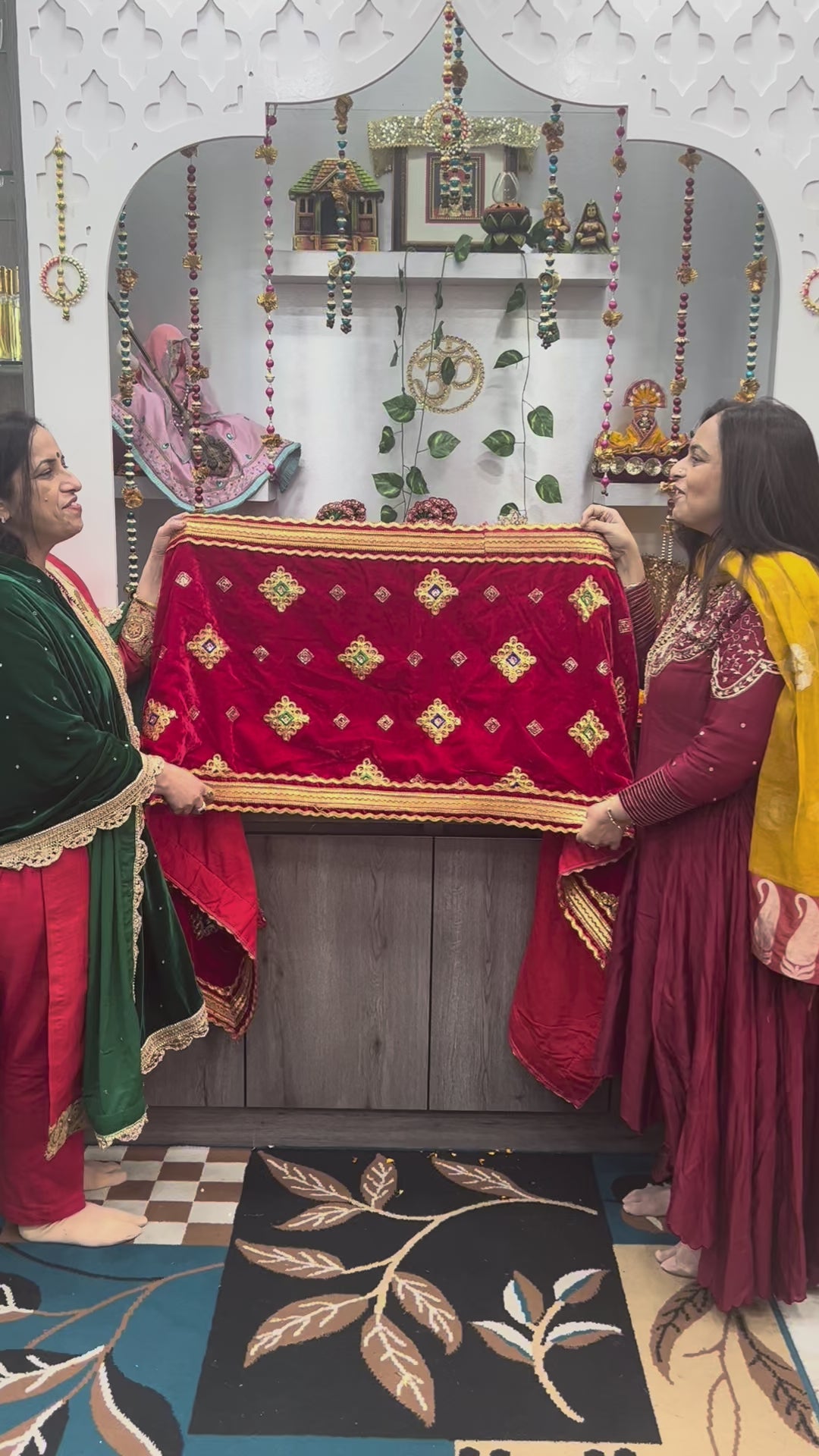 Load video: 🌟 Ram Darbar (red with green mukut)