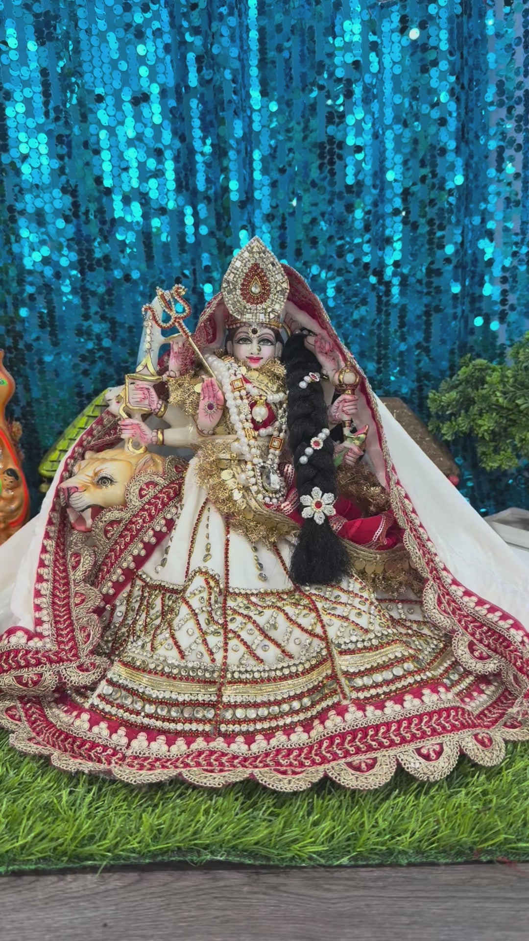 Load video: 🌟 Mata Rani (white with red boarder line)