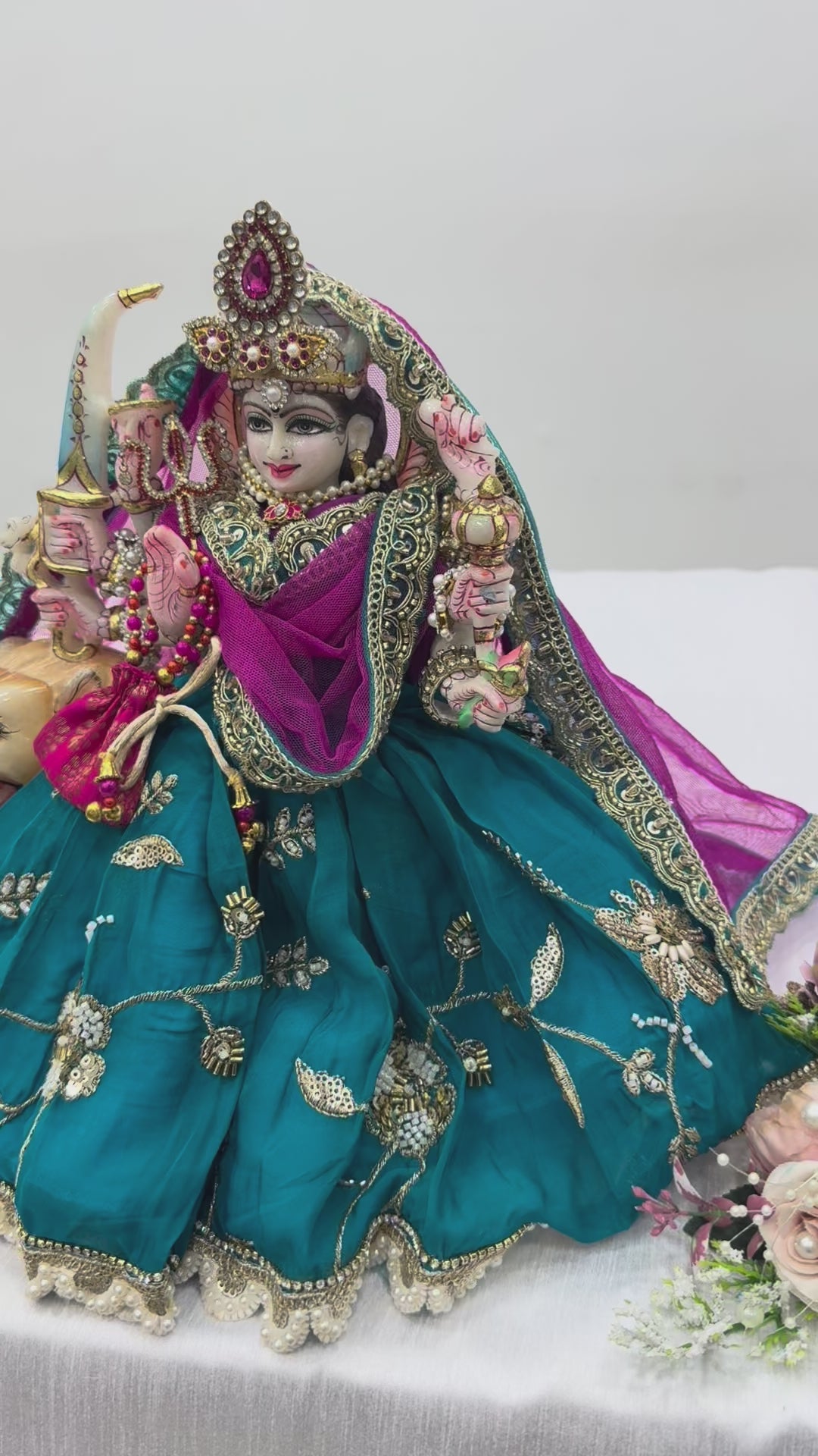 Load video: 🌟 Mata Rani (teal colour with pink contrast)