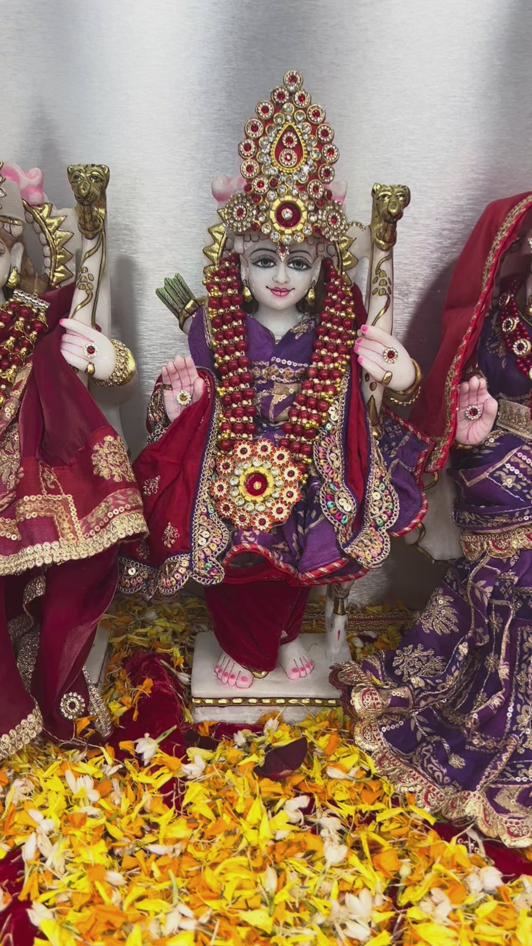 Load video: 🌟 Ram Darbar (purple with red contrast)
