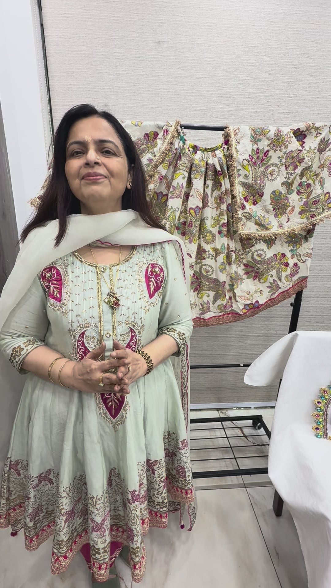 Load video: 🌟 Mata Rani (Cream with multi colour zari work)