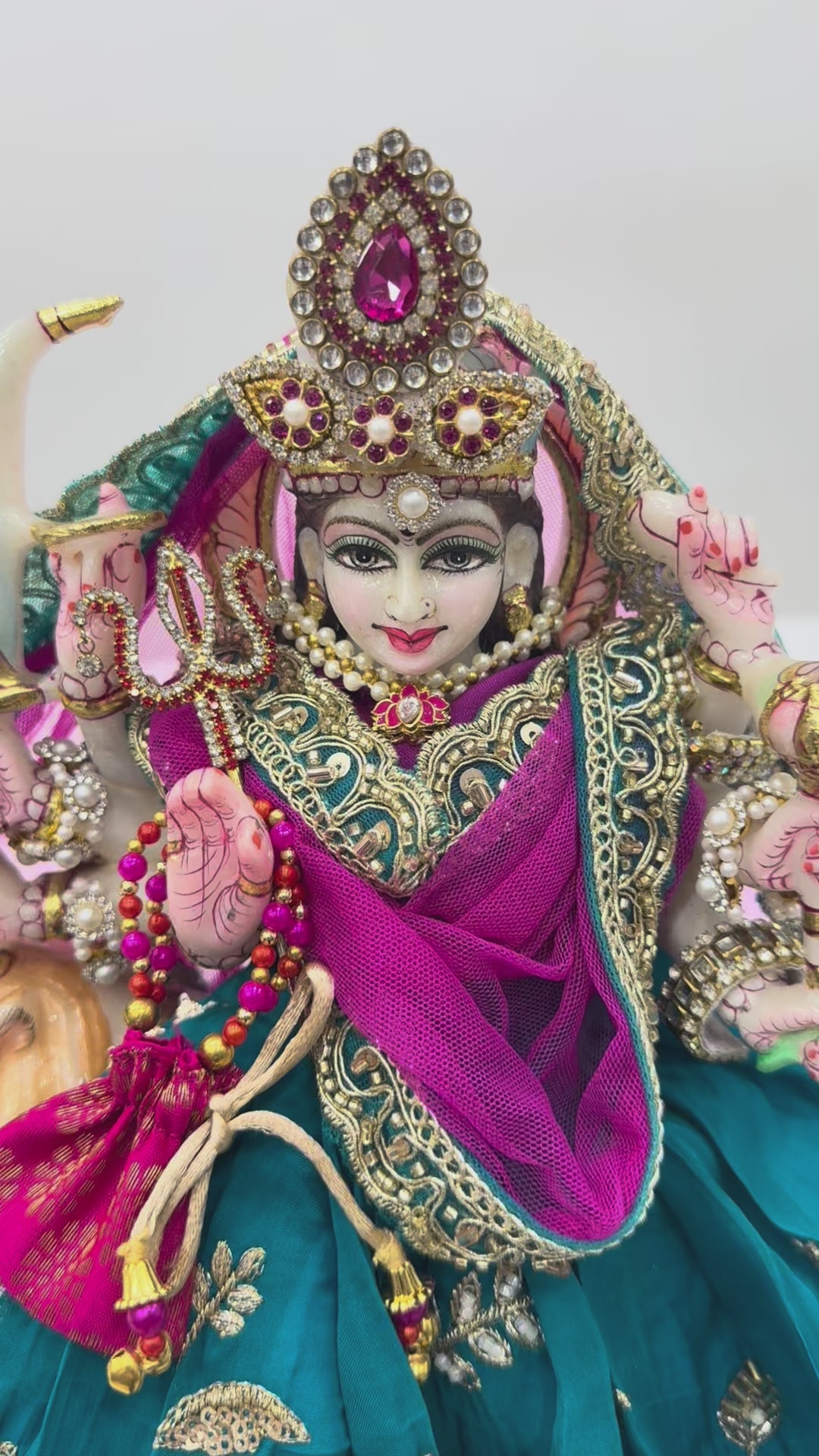 Load video: 🌟 Mata Rani (teal colour with pink contrast)