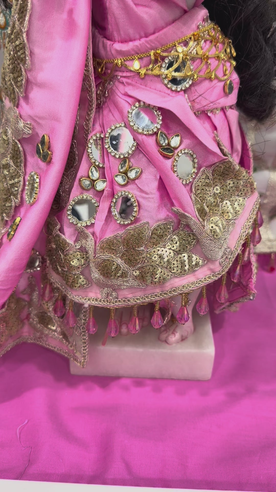 Load video: 🌟 Radha Krishna (light pink with mirror work)