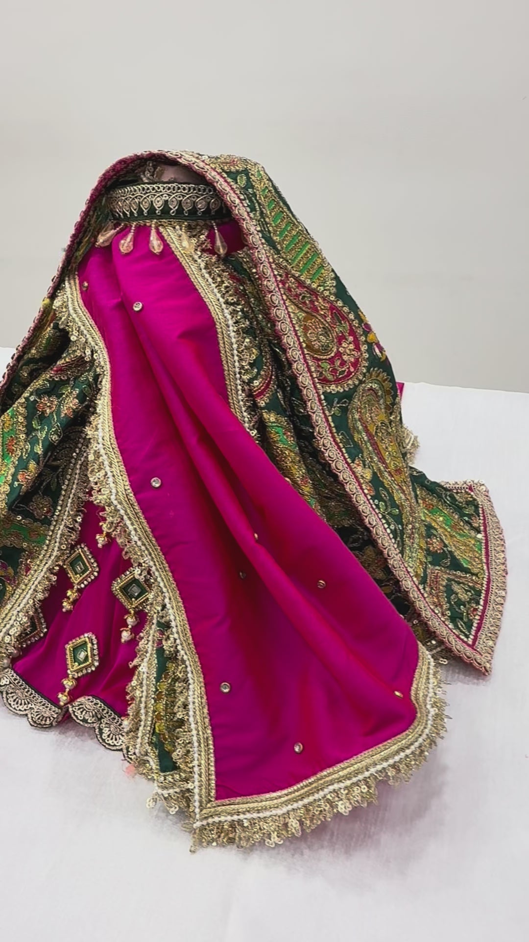 Load video: 🌟 Mata Rani (Dark Pink &amp; Dark Green)